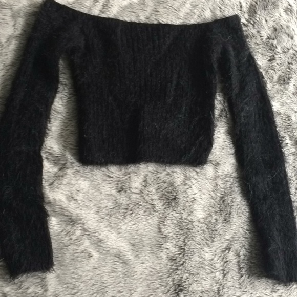 Tops - Chic Fuzzy Off Shoulder Crop Top
